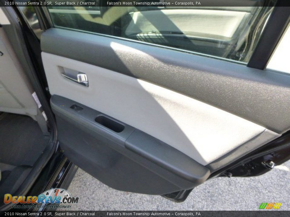 2010 Nissan Sentra 2.0 SR Super Black / Charcoal Photo #14