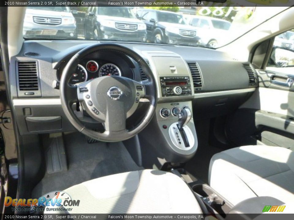 2010 Nissan Sentra 2.0 SR Super Black / Charcoal Photo #17