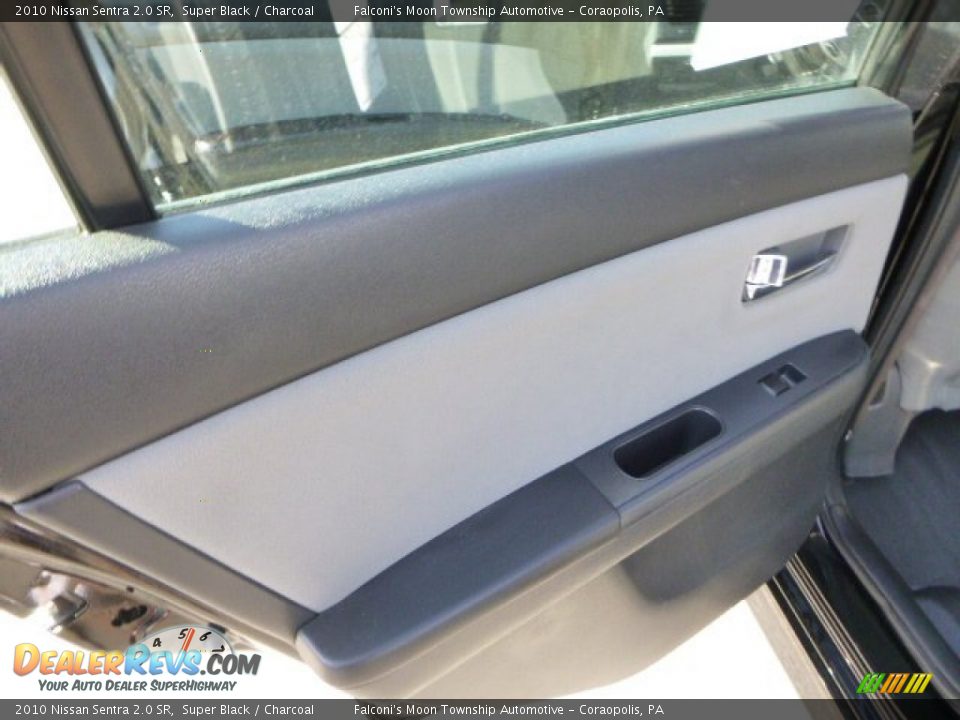 2010 Nissan Sentra 2.0 SR Super Black / Charcoal Photo #18