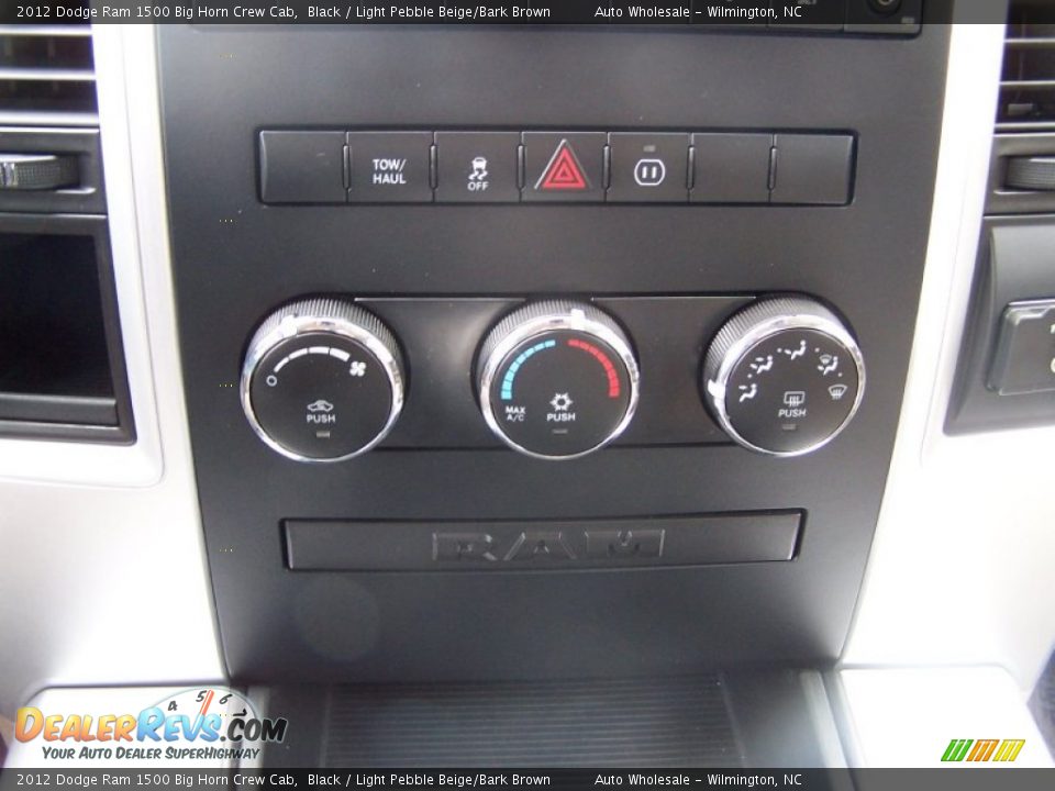 2012 Dodge Ram 1500 Big Horn Crew Cab Black / Light Pebble Beige/Bark Brown Photo #18
