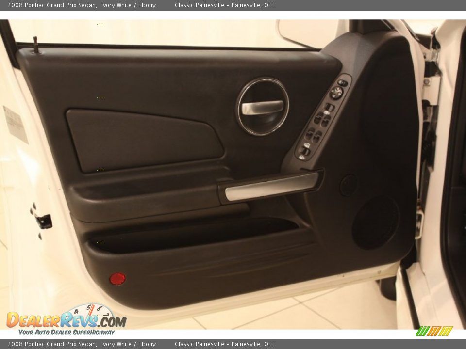 2008 Pontiac Grand Prix Sedan Ivory White / Ebony Photo #6