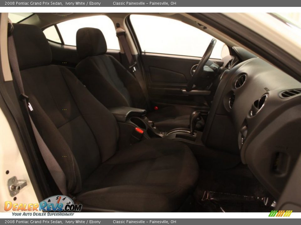 2008 Pontiac Grand Prix Sedan Ivory White / Ebony Photo #15