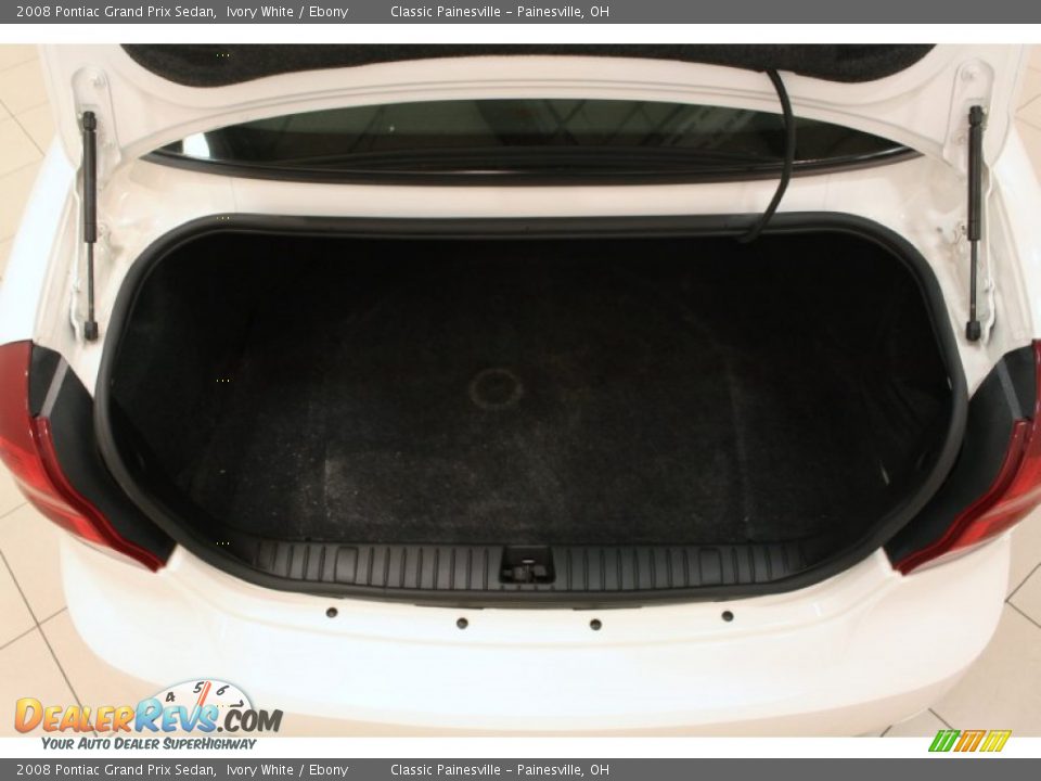 2008 Pontiac Grand Prix Sedan Ivory White / Ebony Photo #18