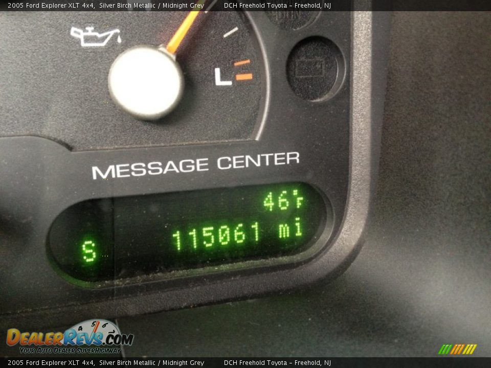 2005 Ford Explorer XLT 4x4 Silver Birch Metallic / Midnight Grey Photo #19