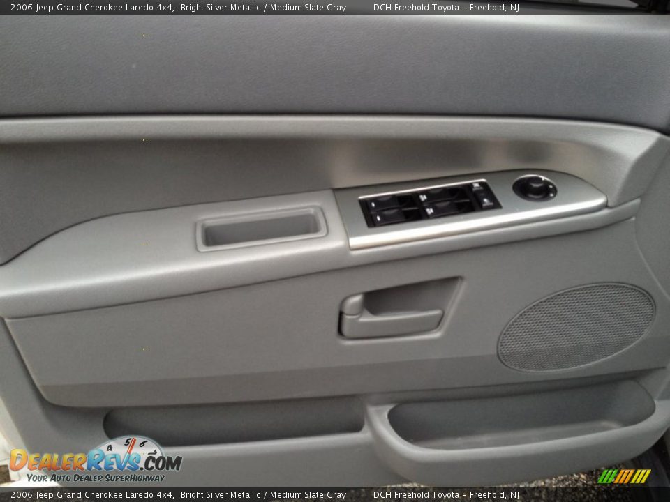 2006 Jeep Grand Cherokee Laredo 4x4 Bright Silver Metallic / Medium Slate Gray Photo #12