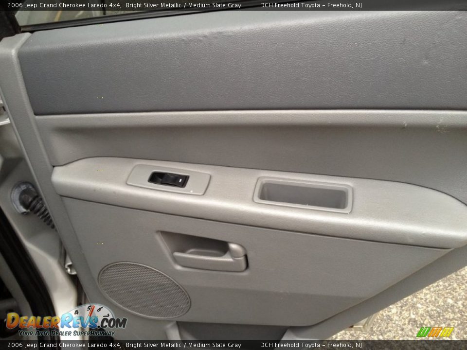 2006 Jeep Grand Cherokee Laredo 4x4 Bright Silver Metallic / Medium Slate Gray Photo #22