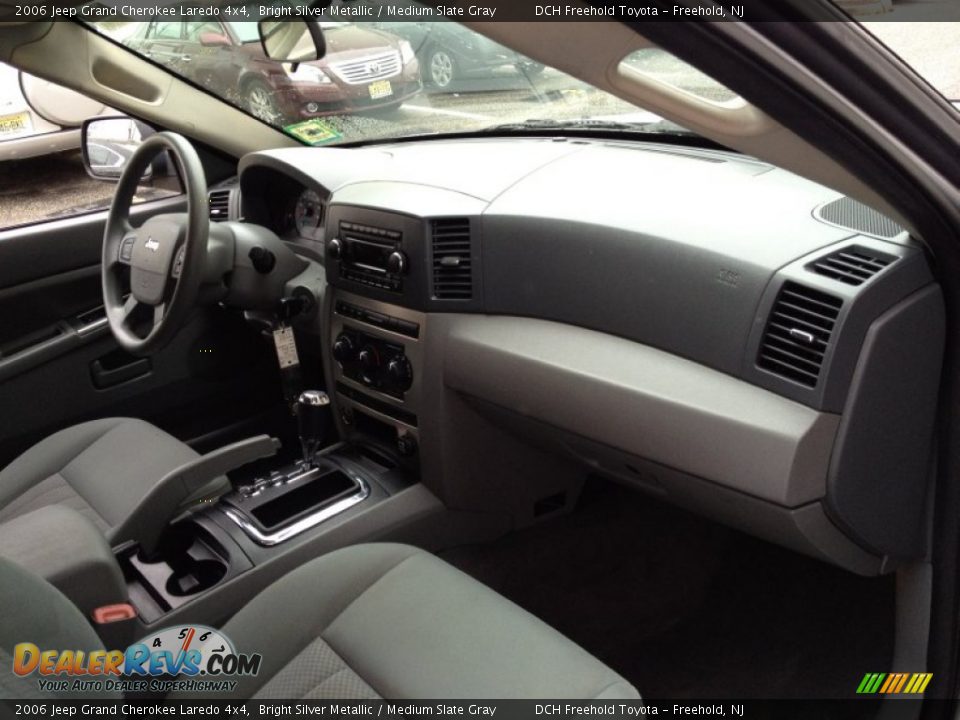 2006 Jeep Grand Cherokee Laredo 4x4 Bright Silver Metallic / Medium Slate Gray Photo #24