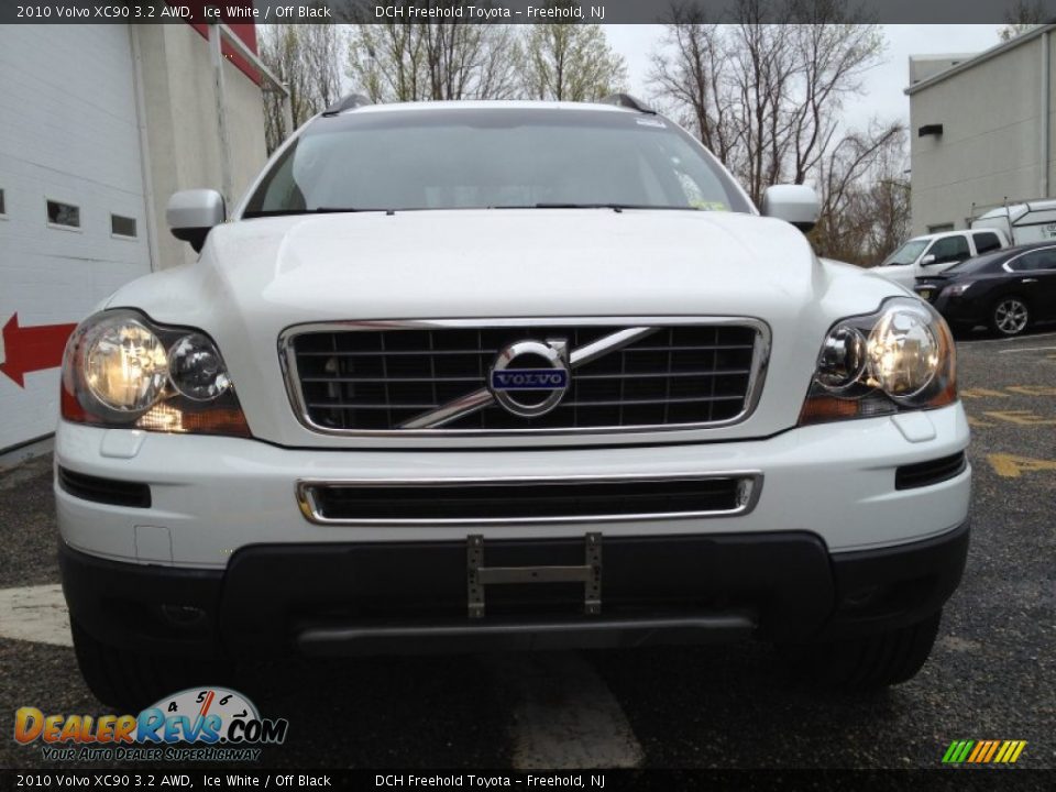2010 Volvo XC90 3.2 AWD Ice White / Off Black Photo #2