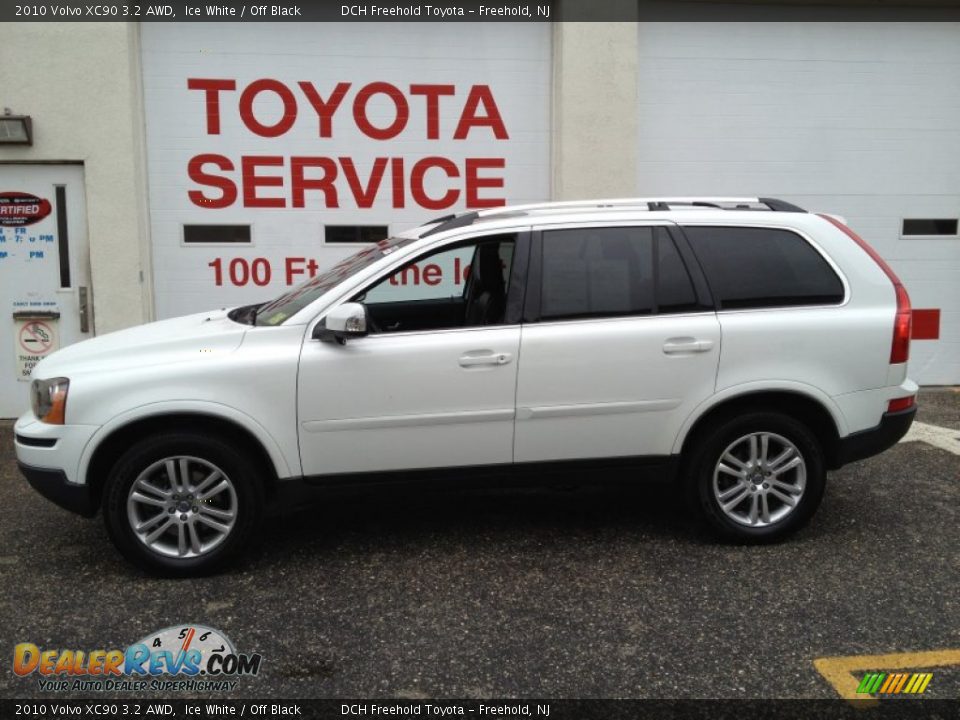 2010 Volvo XC90 3.2 AWD Ice White / Off Black Photo #3