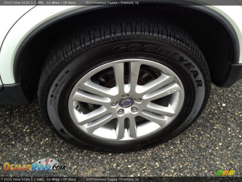2010 Volvo XC90 3.2 AWD Ice White / Off Black Photo #7