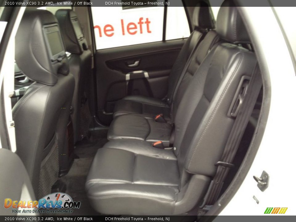 2010 Volvo XC90 3.2 AWD Ice White / Off Black Photo #10