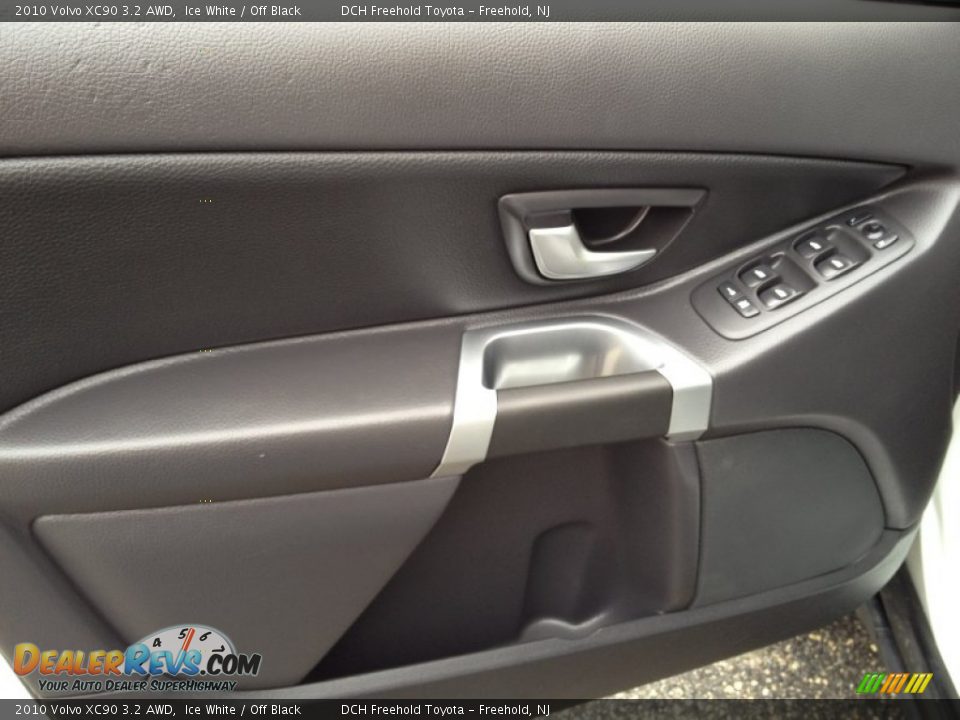 2010 Volvo XC90 3.2 AWD Ice White / Off Black Photo #15