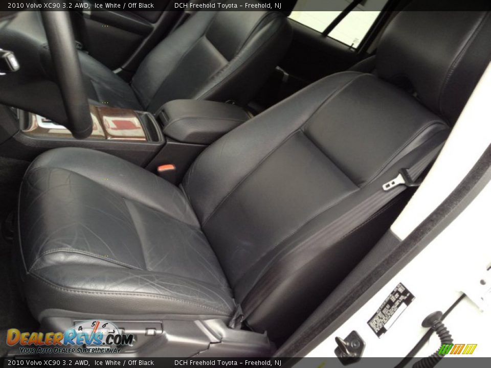 2010 Volvo XC90 3.2 AWD Ice White / Off Black Photo #18