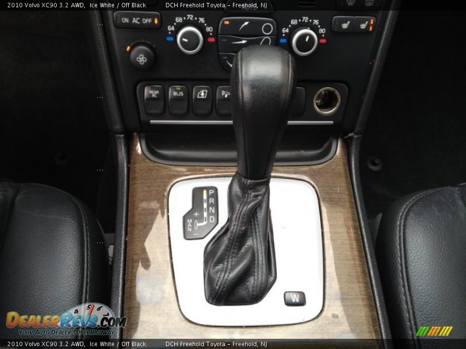 2010 Volvo XC90 3.2 AWD Ice White / Off Black Photo #20