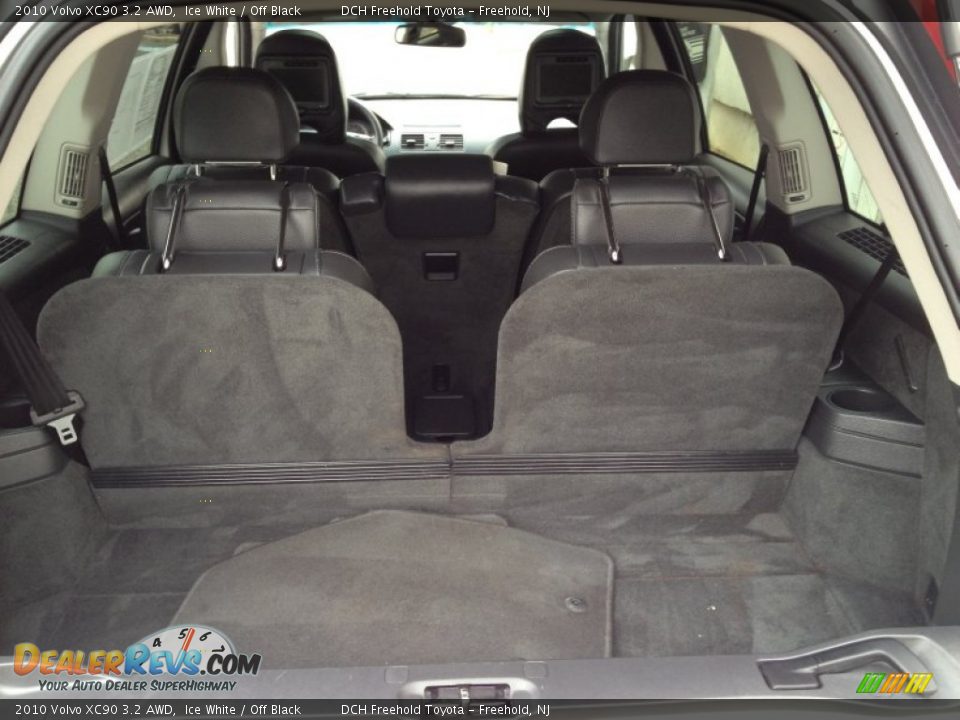 2010 Volvo XC90 3.2 AWD Ice White / Off Black Photo #23