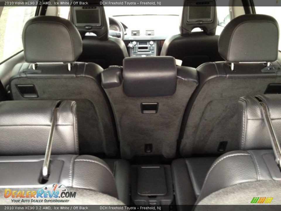 2010 Volvo XC90 3.2 AWD Ice White / Off Black Photo #24