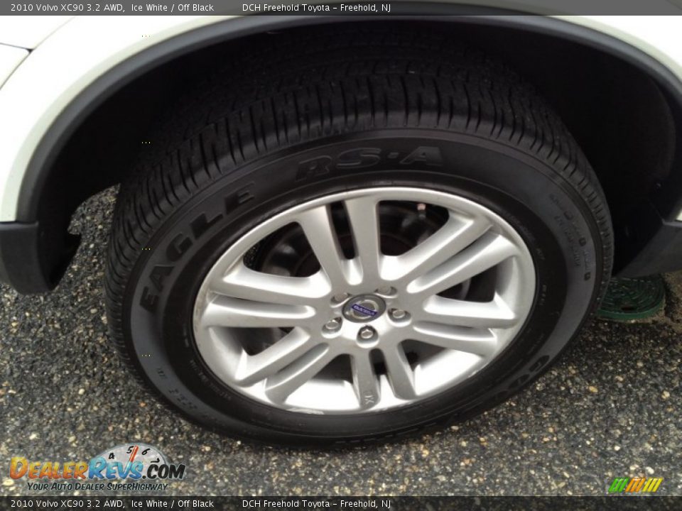 2010 Volvo XC90 3.2 AWD Ice White / Off Black Photo #25