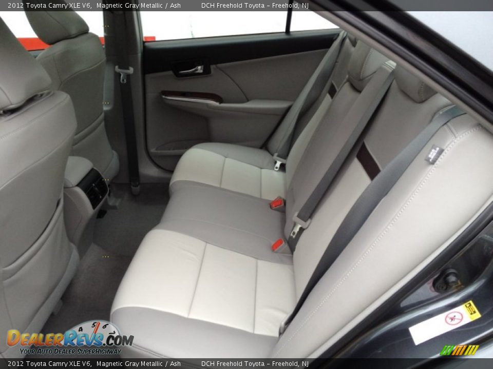 2012 Toyota Camry XLE V6 Magnetic Gray Metallic / Ash Photo #10