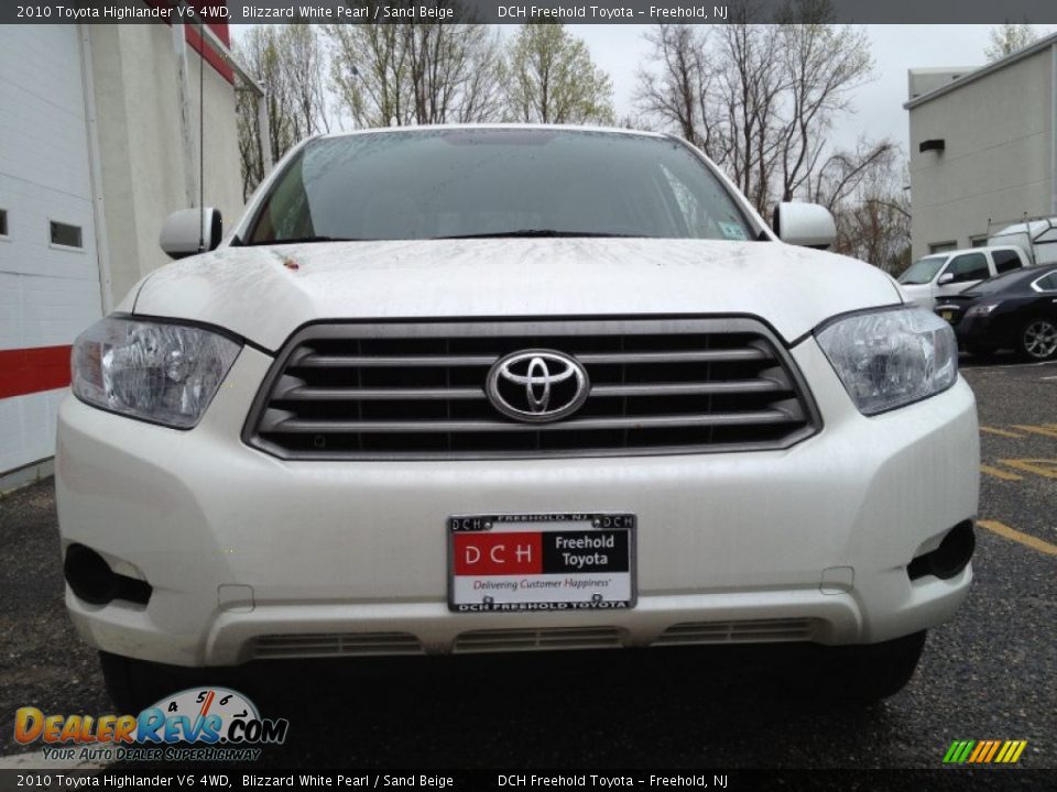 2010 Toyota Highlander V6 4WD Blizzard White Pearl / Sand Beige Photo #2