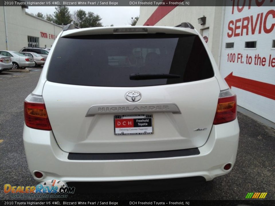 2010 Toyota Highlander V6 4WD Blizzard White Pearl / Sand Beige Photo #5
