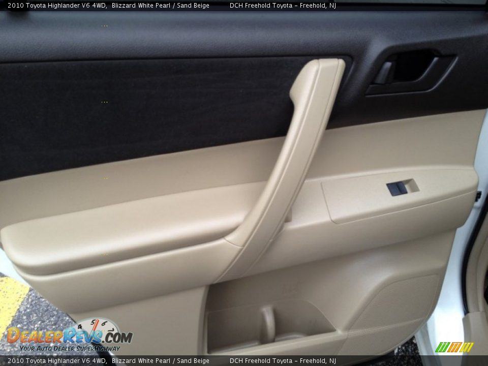 2010 Toyota Highlander V6 4WD Blizzard White Pearl / Sand Beige Photo #9
