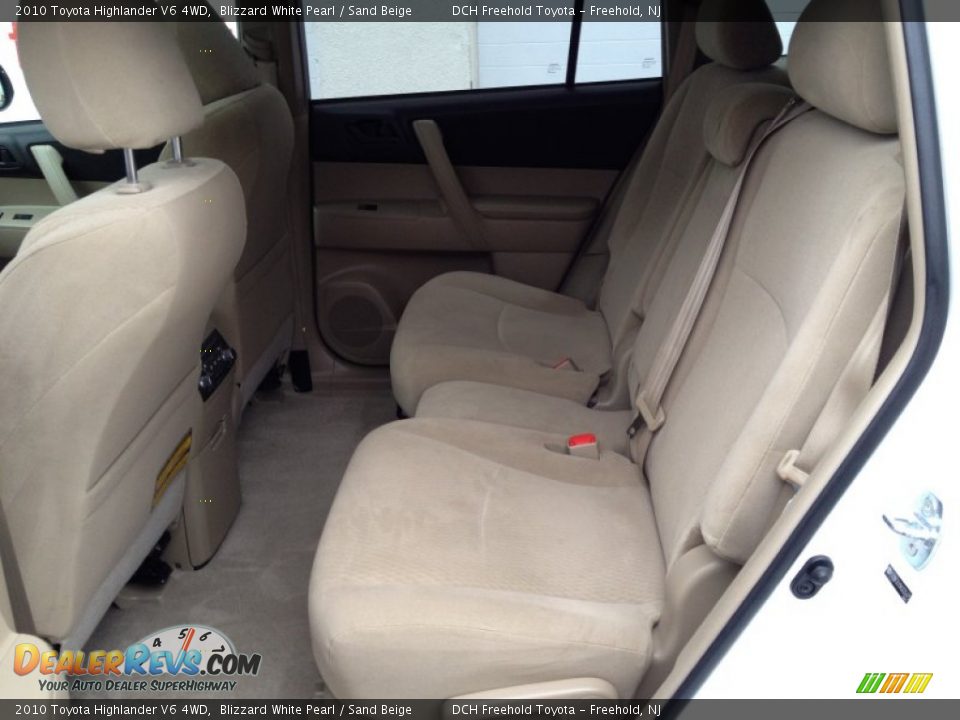2010 Toyota Highlander V6 4WD Blizzard White Pearl / Sand Beige Photo #10