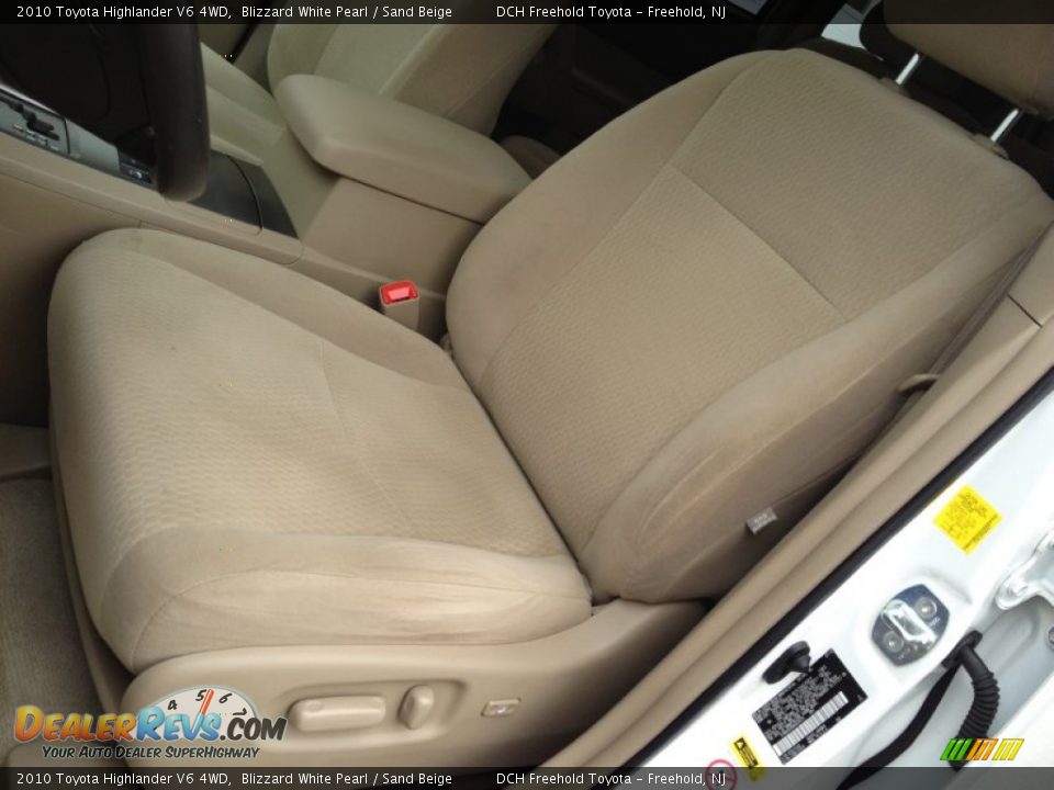 2010 Toyota Highlander V6 4WD Blizzard White Pearl / Sand Beige Photo #17