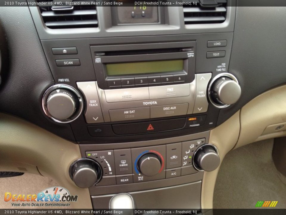 2010 Toyota Highlander V6 4WD Blizzard White Pearl / Sand Beige Photo #20