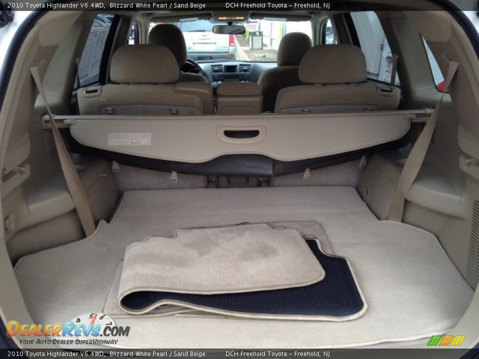 2010 Toyota Highlander V6 4WD Blizzard White Pearl / Sand Beige Photo #22