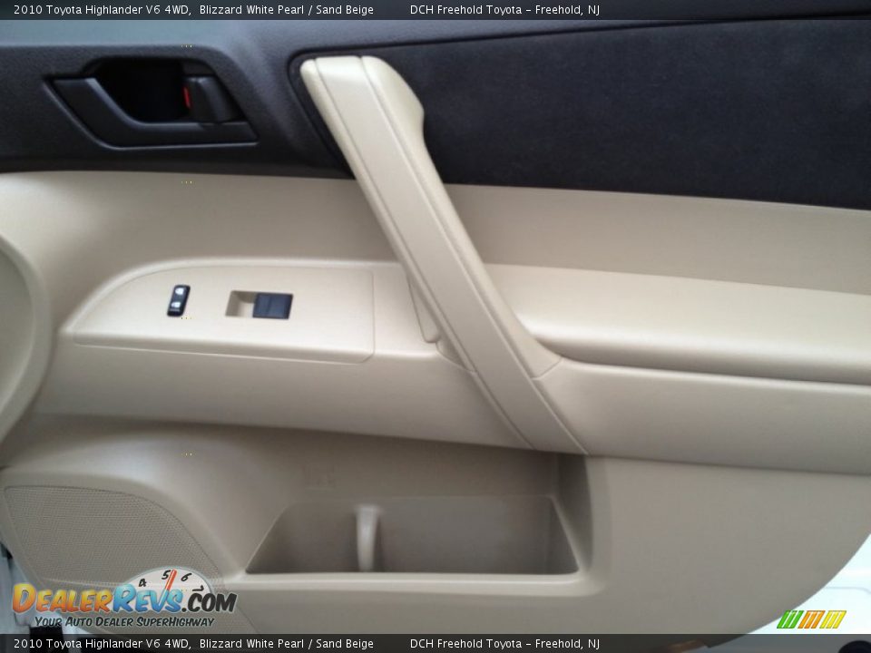 2010 Toyota Highlander V6 4WD Blizzard White Pearl / Sand Beige Photo #26