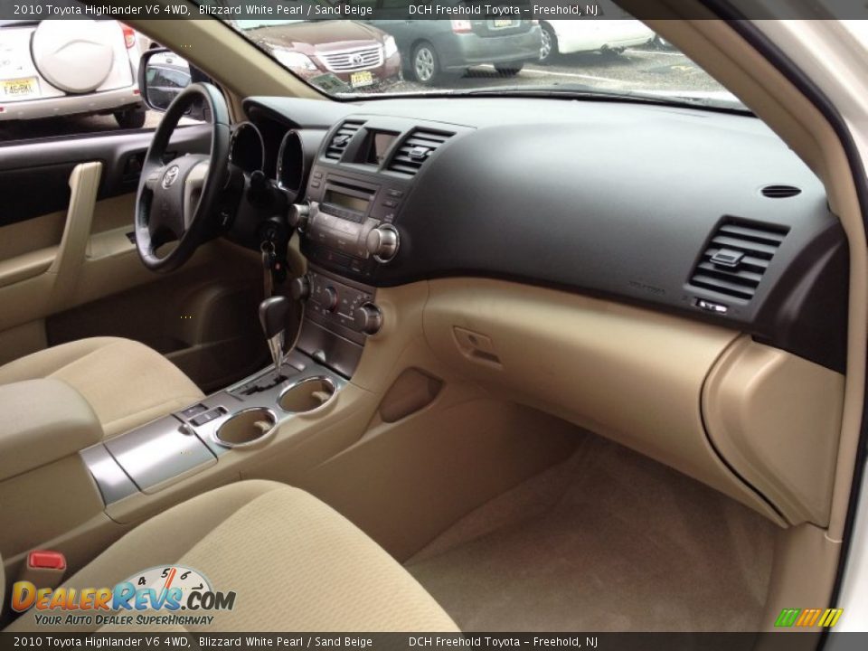 2010 Toyota Highlander V6 4WD Blizzard White Pearl / Sand Beige Photo #27