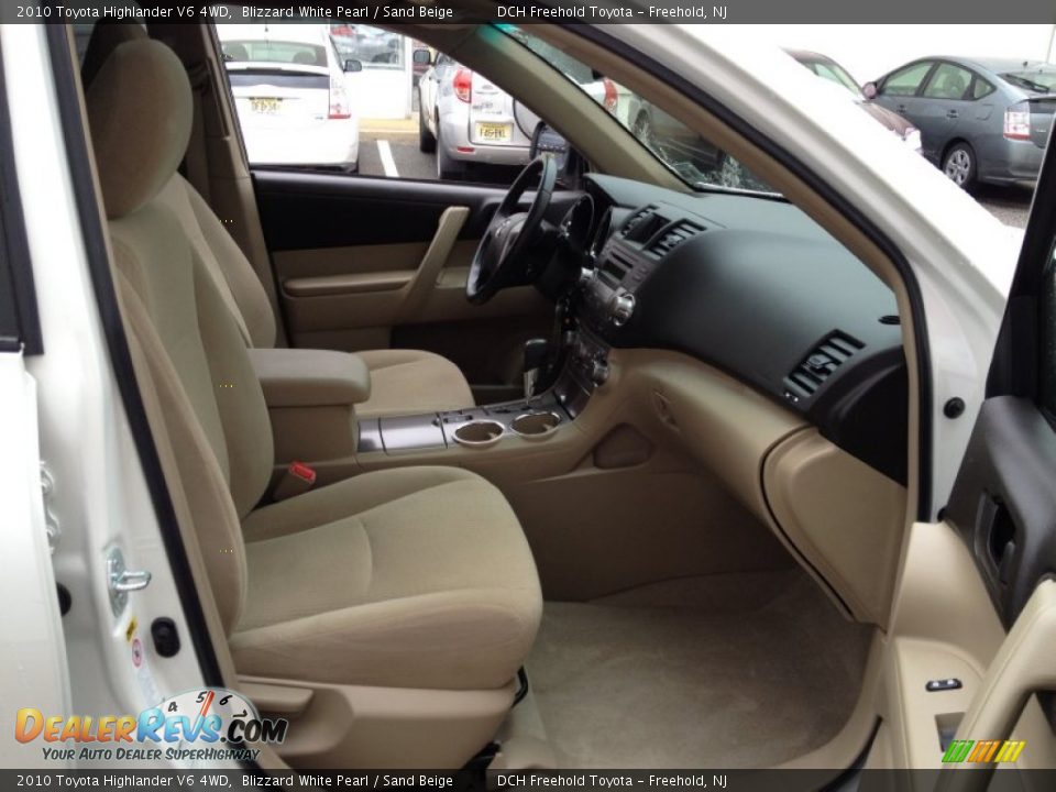 2010 Toyota Highlander V6 4WD Blizzard White Pearl / Sand Beige Photo #28