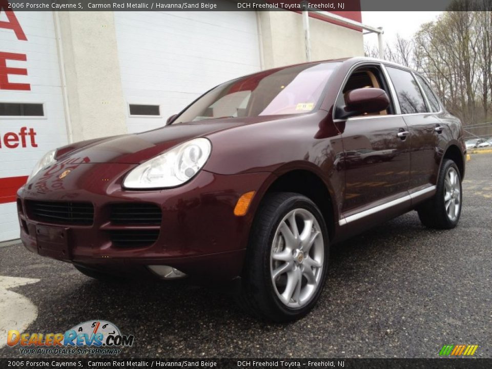 Front 3/4 View of 2006 Porsche Cayenne S Photo #1