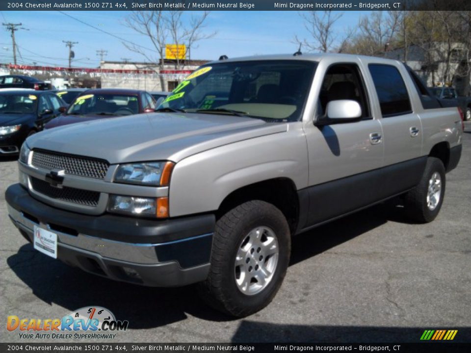 2004 Chevrolet Avalanche 1500 Z71 4x4 Silver Birch Metallic / Medium Neutral Beige Photo #1