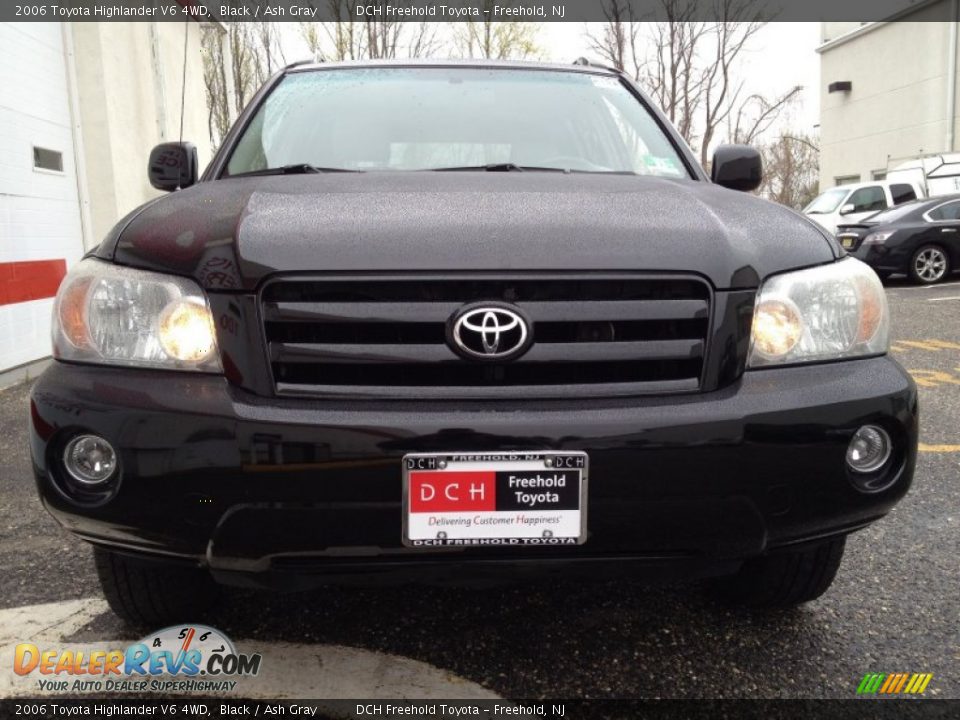 2006 Toyota Highlander V6 4WD Black / Ash Gray Photo #2
