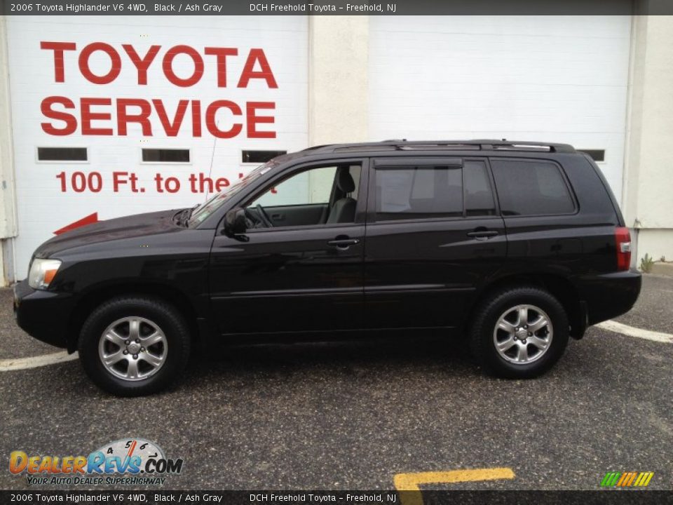 2006 Toyota Highlander V6 4WD Black / Ash Gray Photo #3