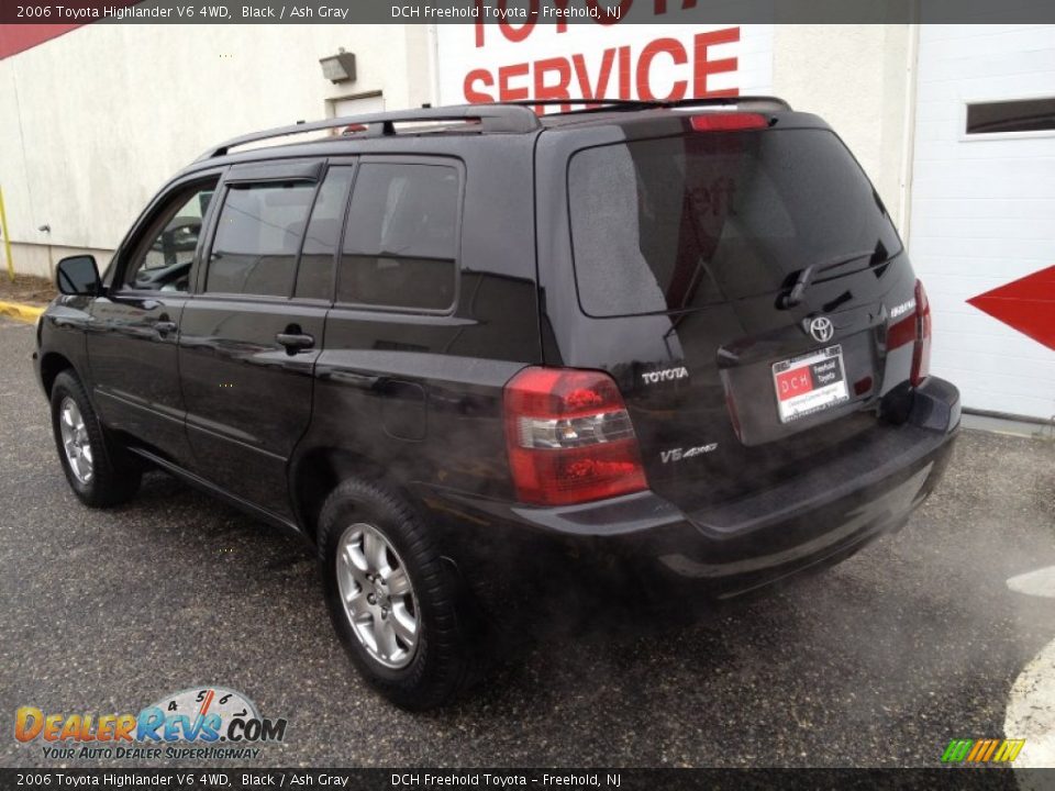 2006 Toyota Highlander V6 4WD Black / Ash Gray Photo #4