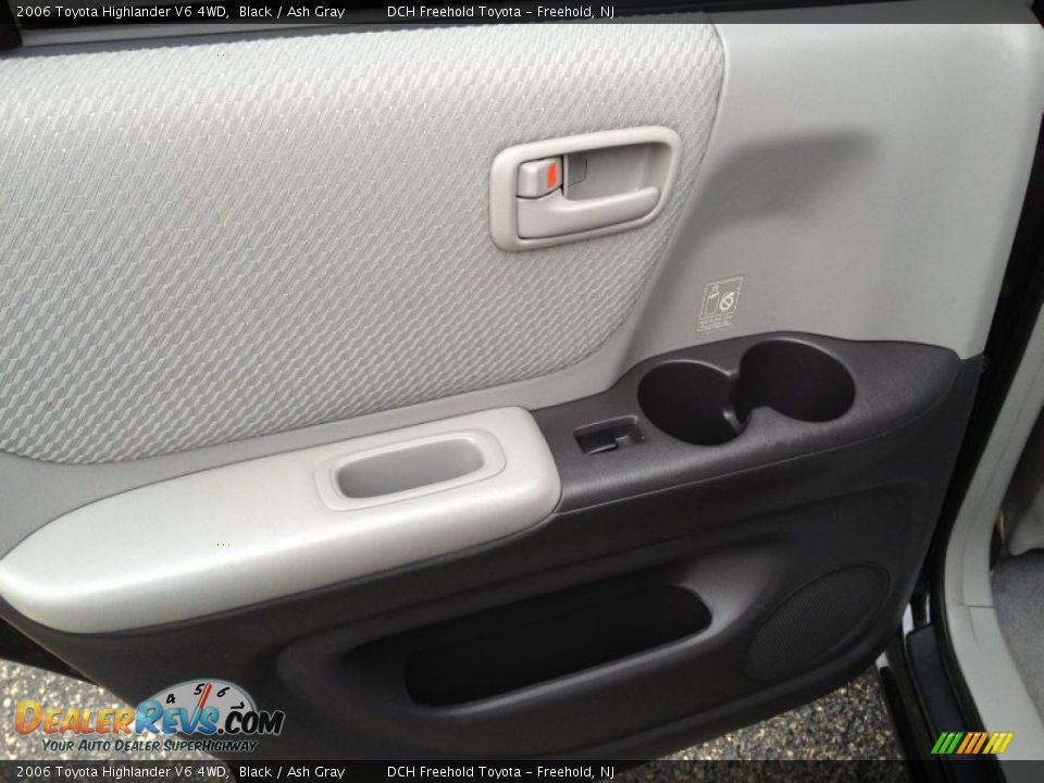 2006 Toyota Highlander V6 4WD Black / Ash Gray Photo #9