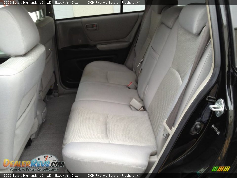 2006 Toyota Highlander V6 4WD Black / Ash Gray Photo #10