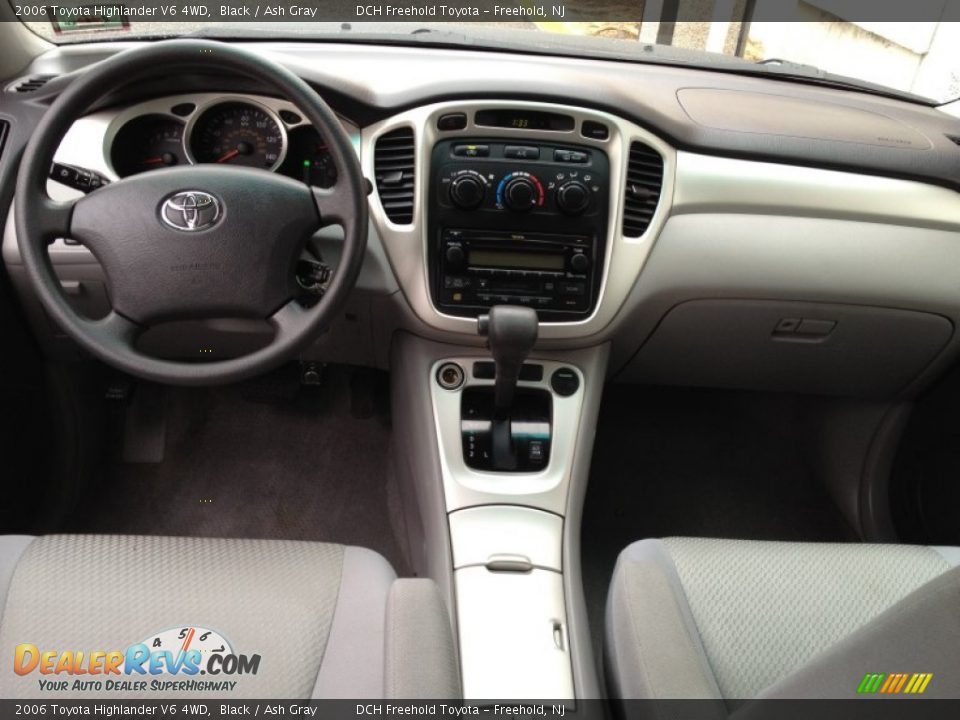 2006 Toyota Highlander V6 4WD Black / Ash Gray Photo #11