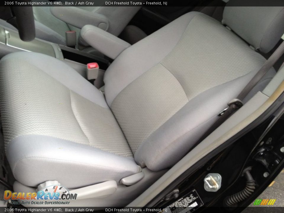 2006 Toyota Highlander V6 4WD Black / Ash Gray Photo #15