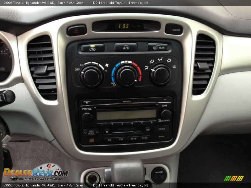2006 Toyota Highlander V6 4WD Black / Ash Gray Photo #18