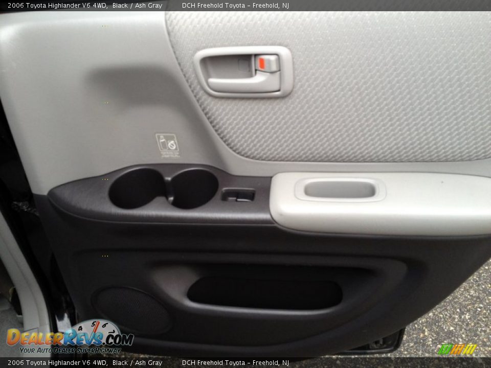 2006 Toyota Highlander V6 4WD Black / Ash Gray Photo #22