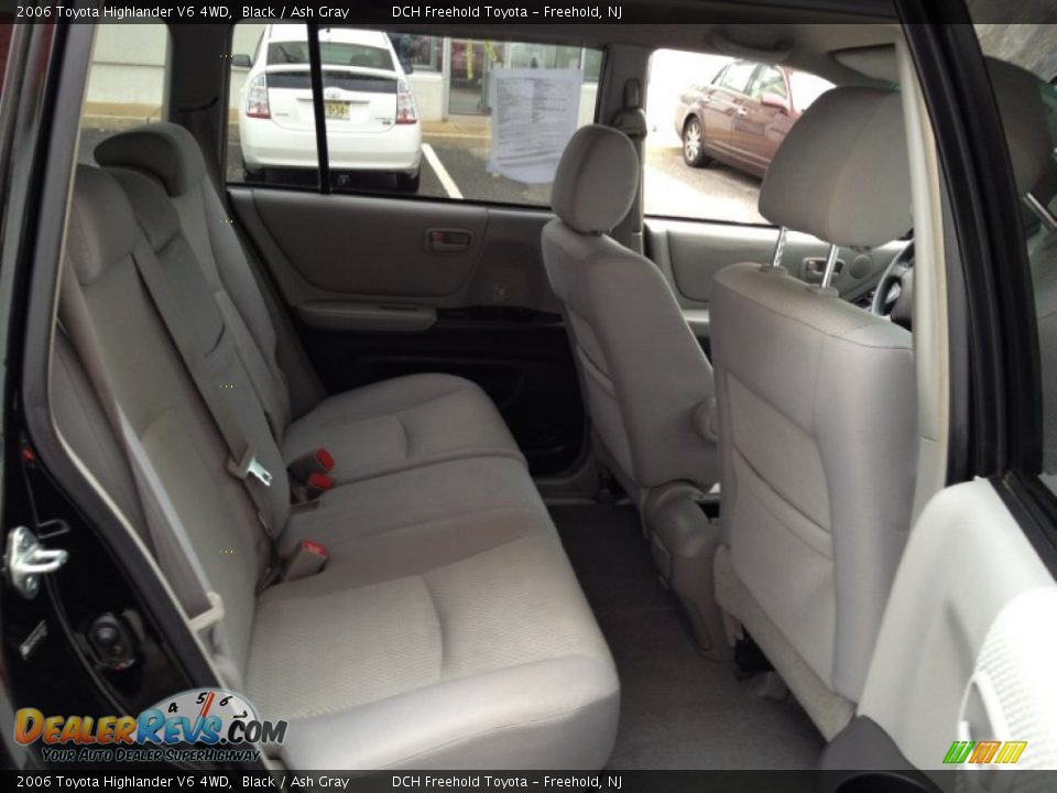 2006 Toyota Highlander V6 4WD Black / Ash Gray Photo #23