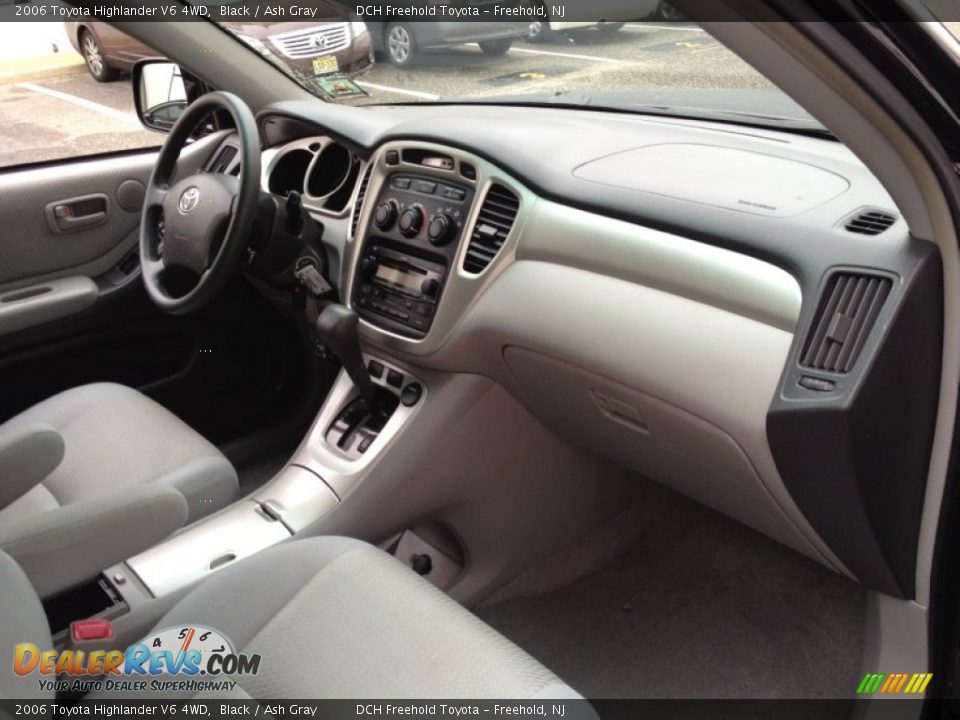 2006 Toyota Highlander V6 4WD Black / Ash Gray Photo #24