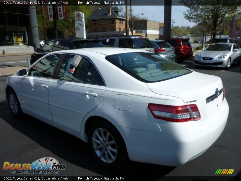 2011 Toyota Camry XLE Super White / Ash Photo #12