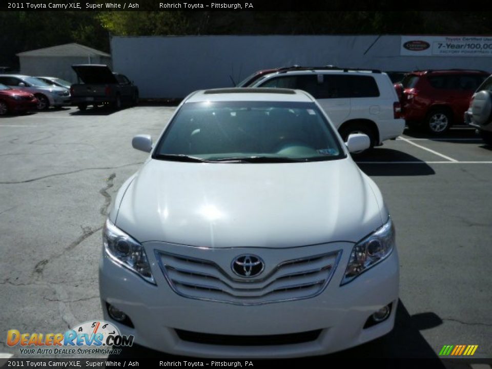 2011 Toyota Camry XLE Super White / Ash Photo #13