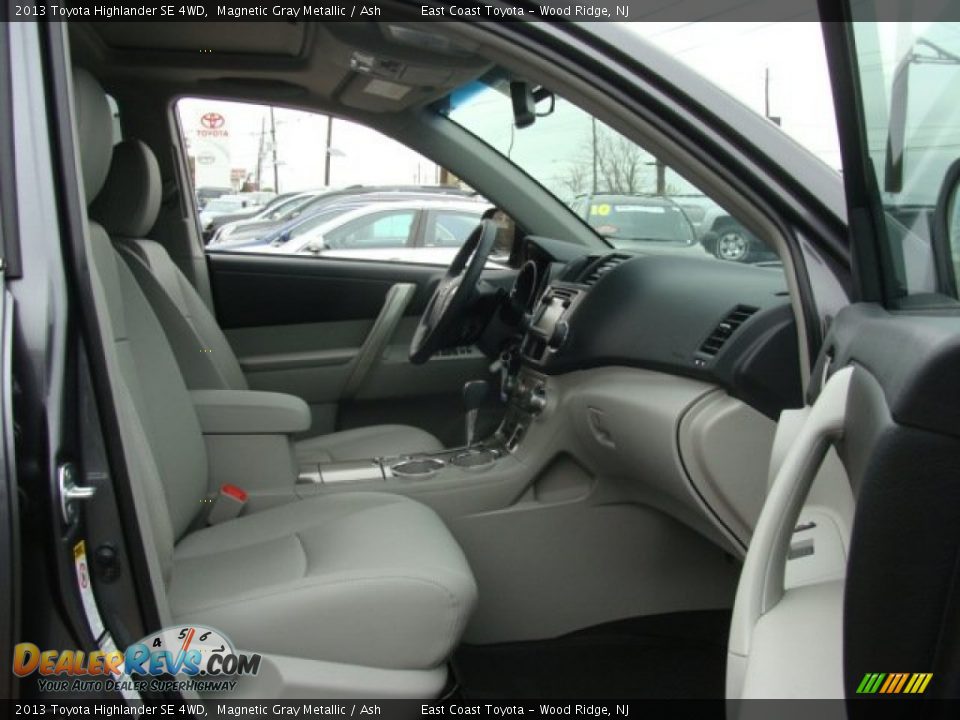2013 Toyota Highlander SE 4WD Magnetic Gray Metallic / Ash Photo #8