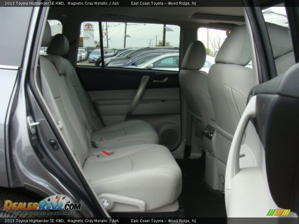 2013 Toyota Highlander SE 4WD Magnetic Gray Metallic / Ash Photo #12