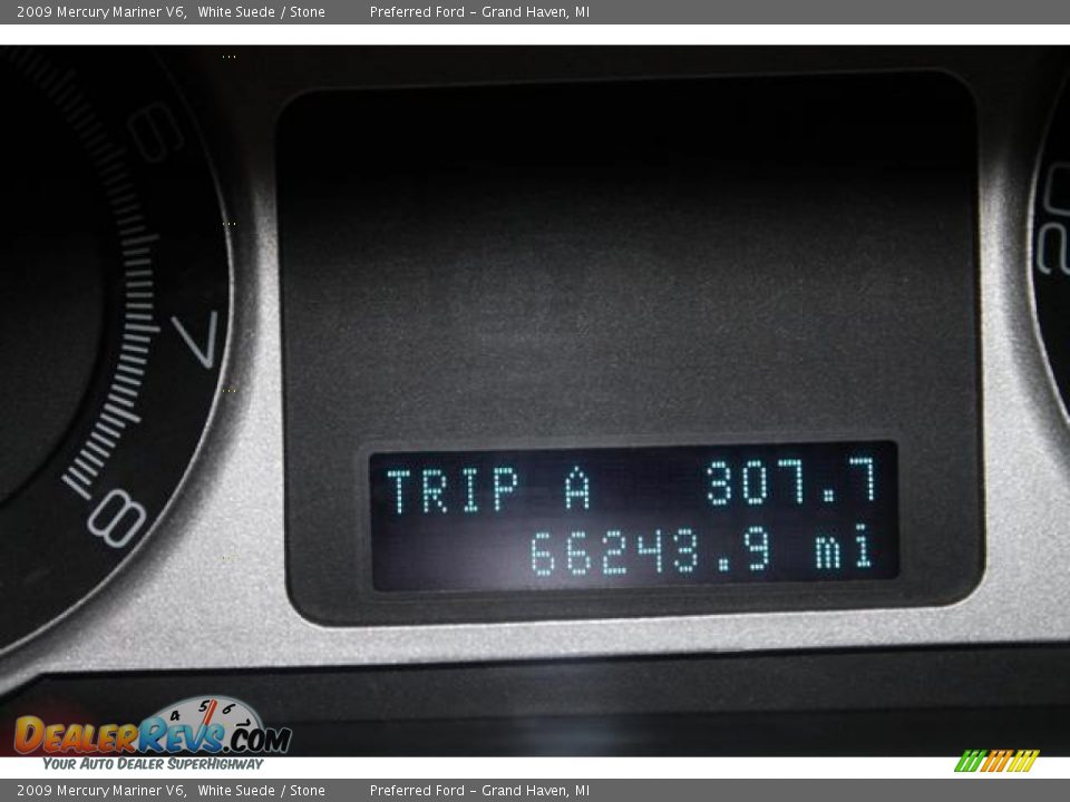 2009 Mercury Mariner V6 White Suede / Stone Photo #17